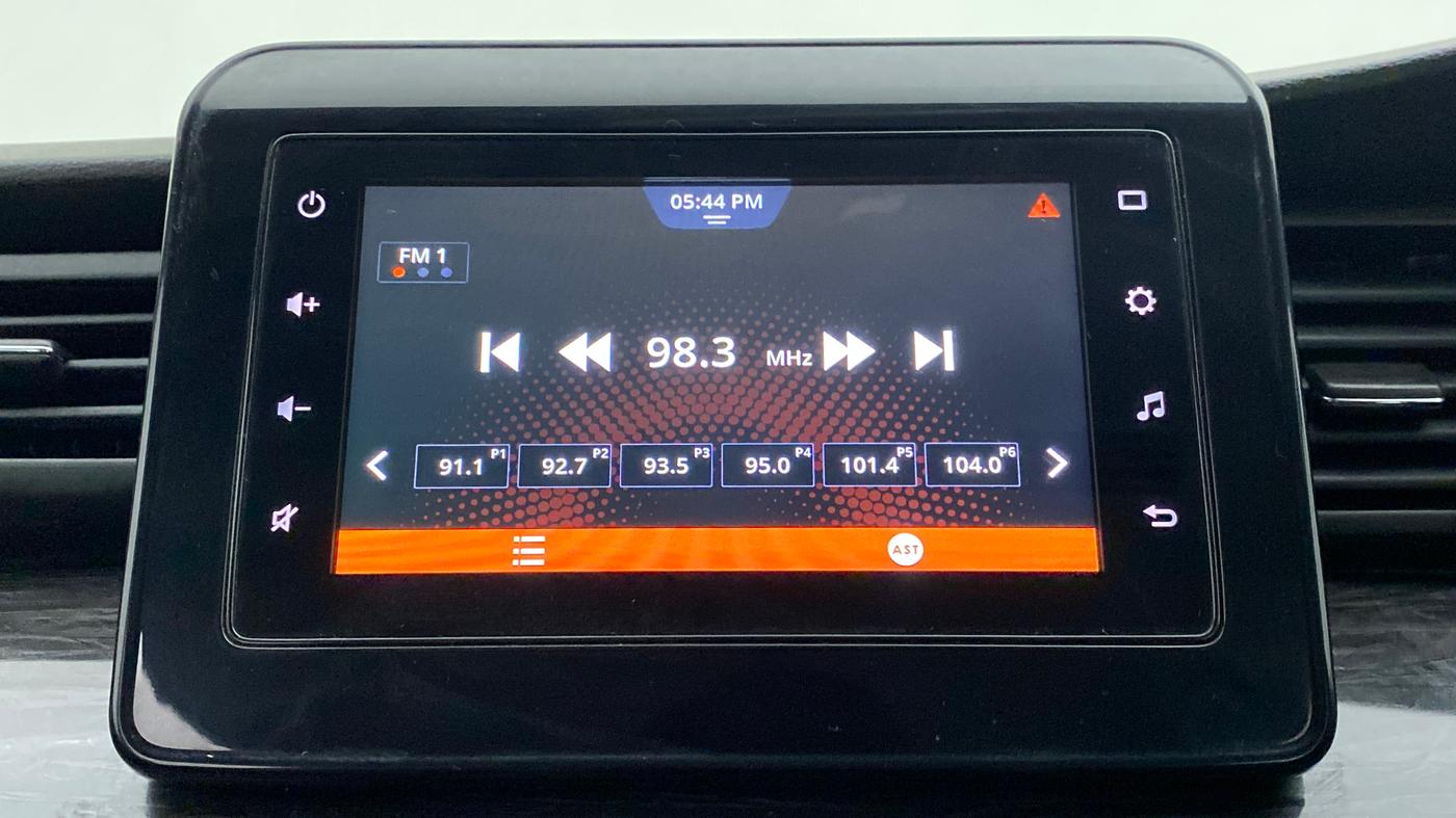 2020 Maruti XL6 ALPHA SHVS  MT, Petrol, Manual, 43,501 km, Infotainment System