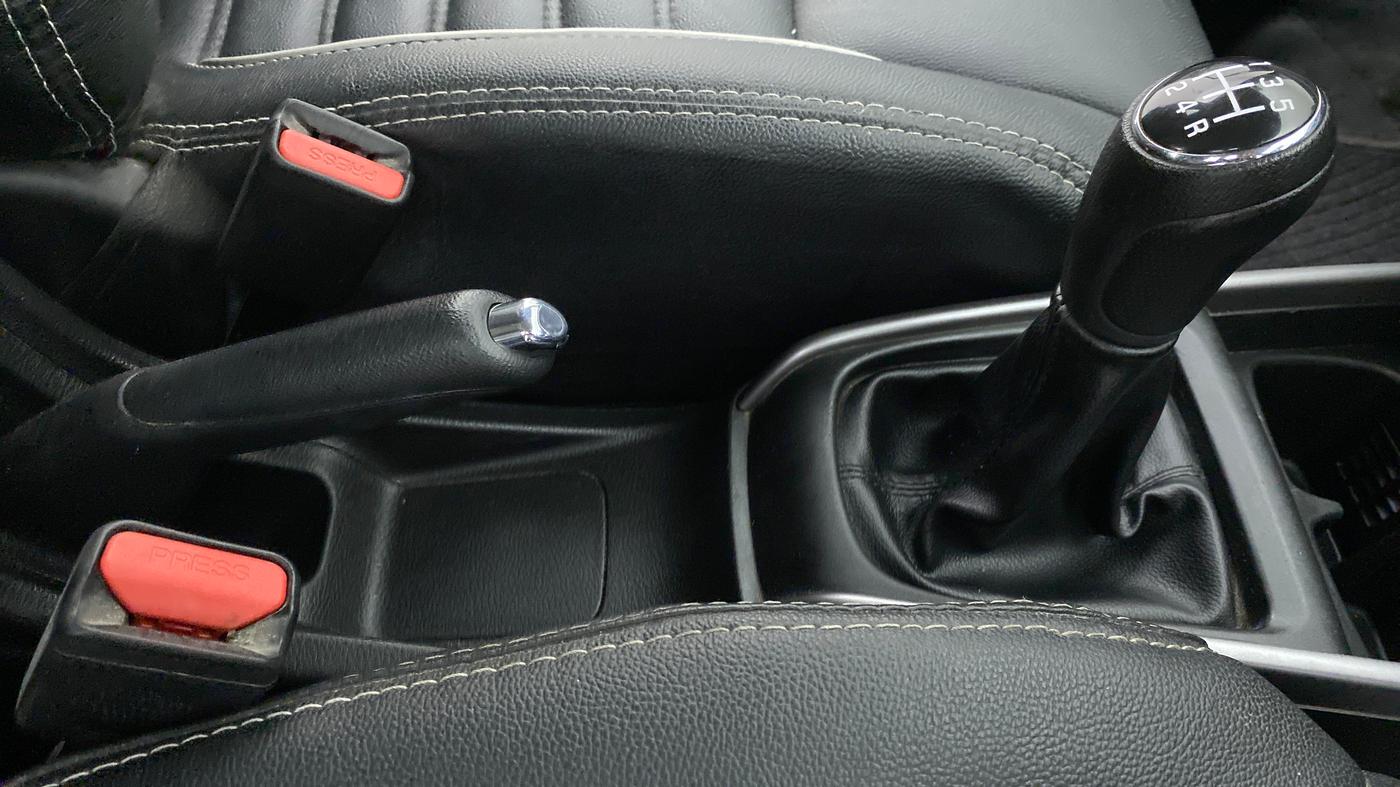 2020 Maruti XL6 ALPHA SHVS  MT, Petrol, Manual, 43,501 km, Gear Lever