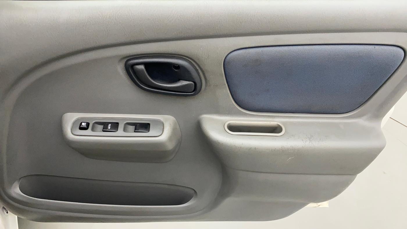 2013 Maruti Alto K10 VXI, Petrol, Manual, 30,250 km, Driver Side Door Panels Control