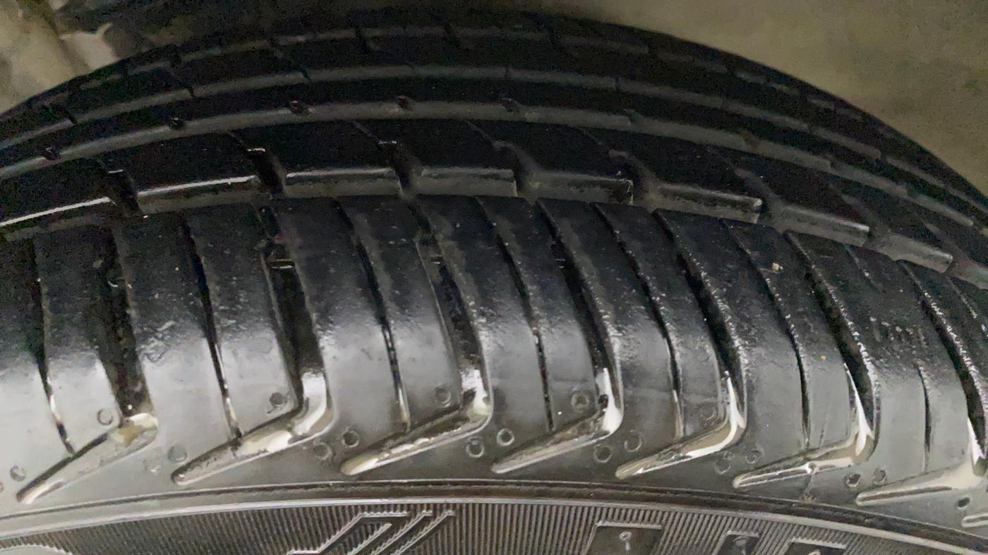 2013 Maruti Alto K10 VXI, Petrol, Manual, 30,250 km, Left Front Tyre Tread