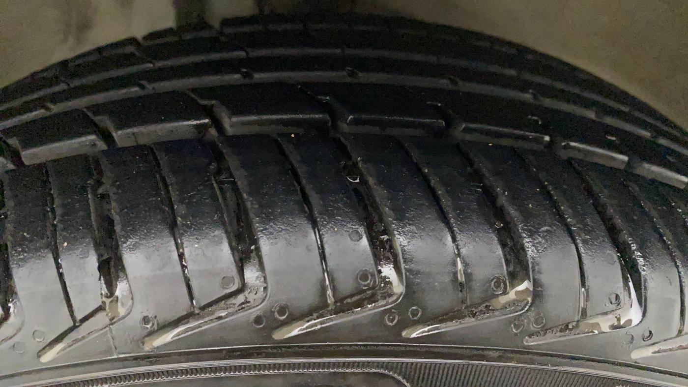 2013 Maruti Alto K10 VXI, Petrol, Manual, 30,250 km, Right Front Tyre Tread