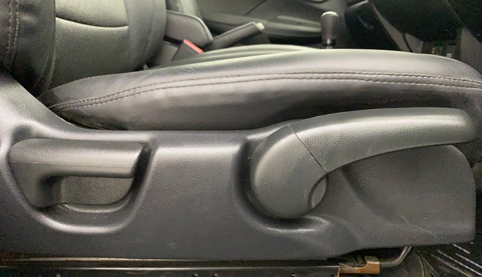 2020 Honda WR-V 1.5L I-DTEC VX MT, Diesel, Manual, 76,808 km, Driver Side Adjustment Panel