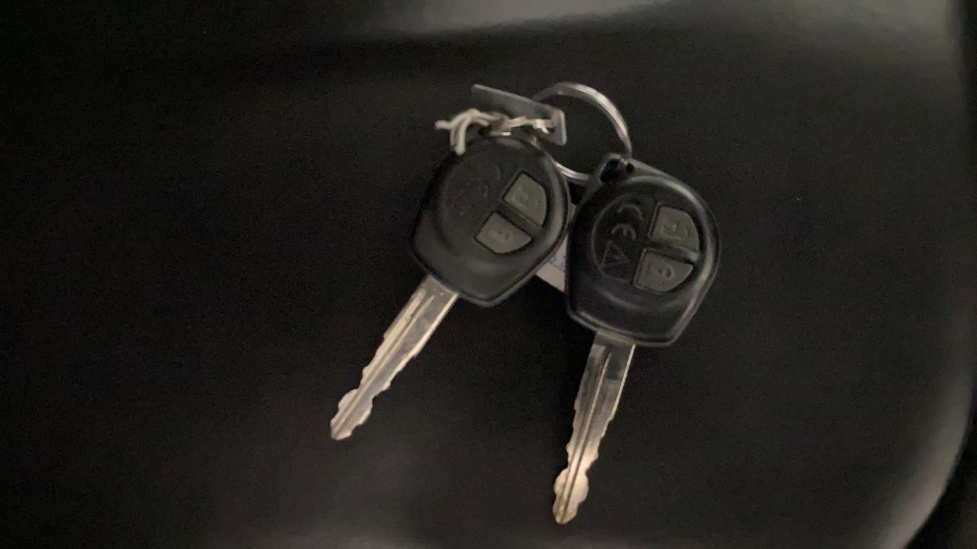 2024 Maruti FRONX DELTA PLUS 1.2L AGS, Petrol, Automatic, 28,137 km, Key Close Up
