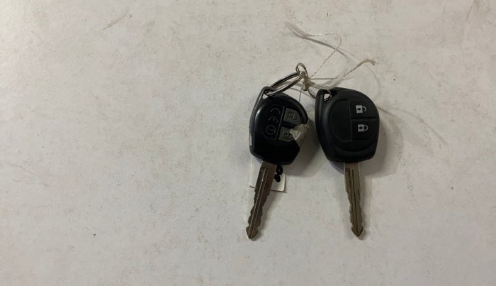 2016 Maruti Ciaz VXI, Petrol, Manual, 25,898 km, Key Close Up