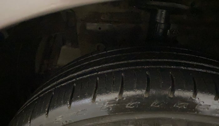 2016 Maruti Ciaz VXI, Petrol, Manual, 25,898 km, Left Front Tyre Tread