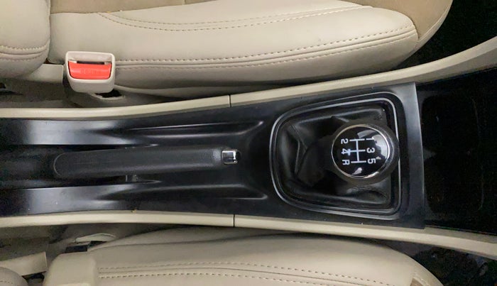 2016 Maruti Ciaz VXI, Petrol, Manual, 25,898 km, Gear Lever