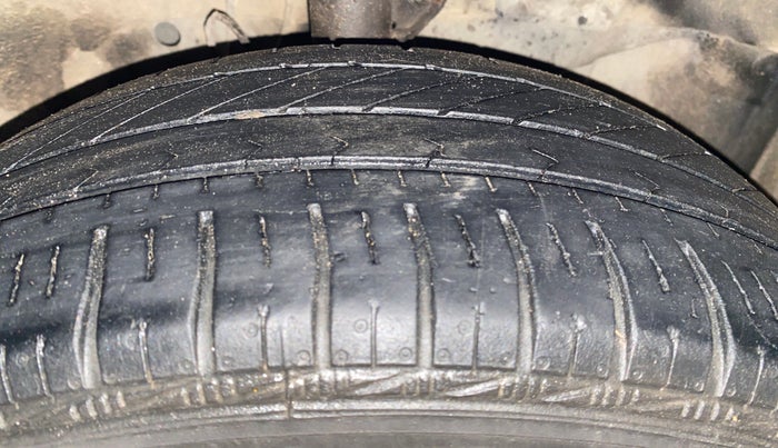 2018 Honda Amaze 1.2L I-VTEC S, Petrol, Manual, 90,647 km, Right Front Tyre Tread