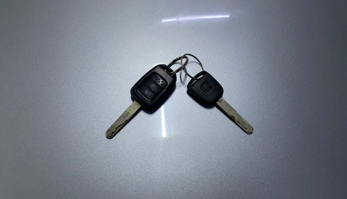 2018 Honda Amaze 1.2L I-VTEC S, Petrol, Manual, 90,647 km, Key Close Up