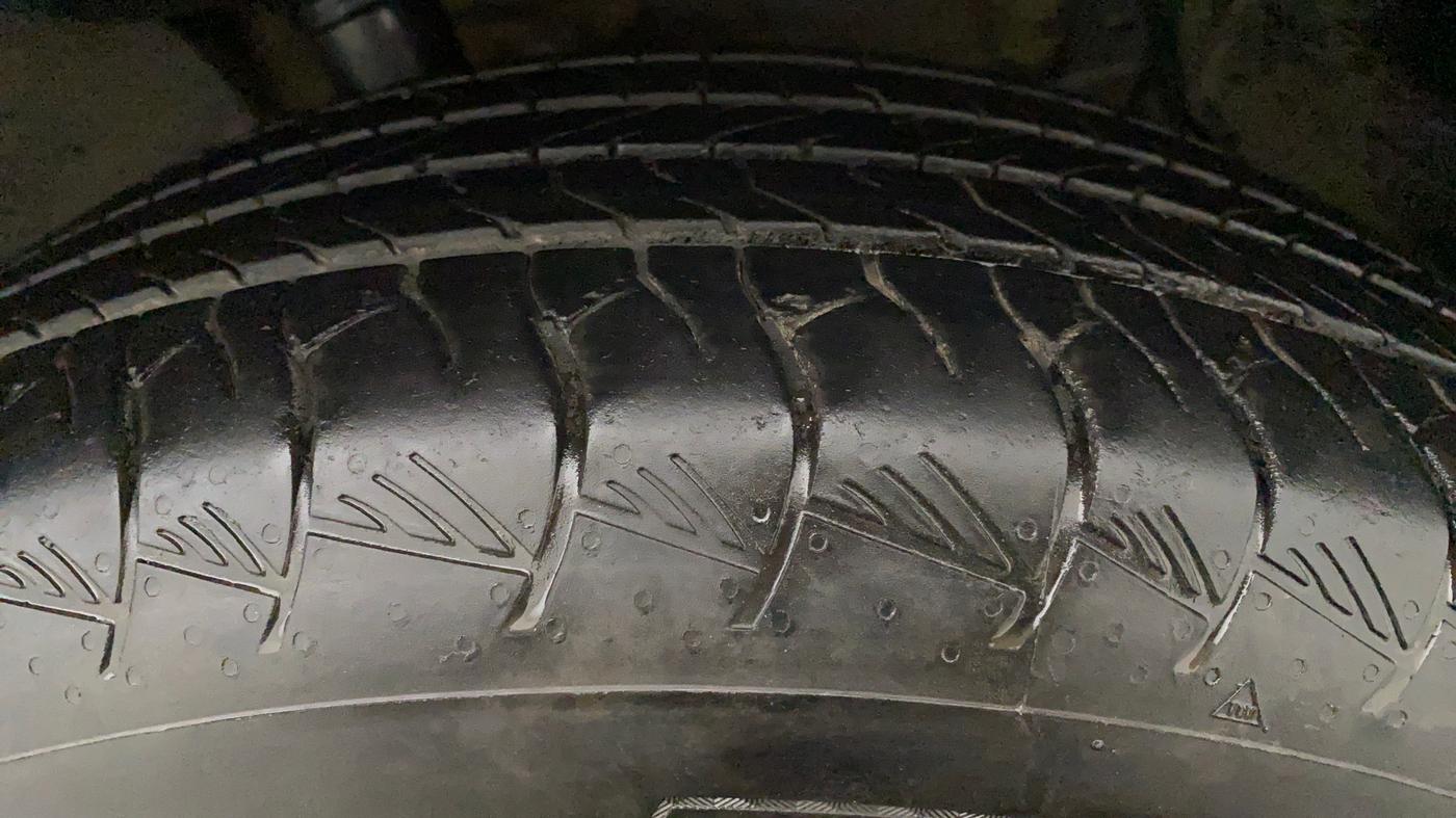 2017 Renault Duster RXS CVT, Petrol, Automatic, 68,741 km, Left Front Tyre Tread
