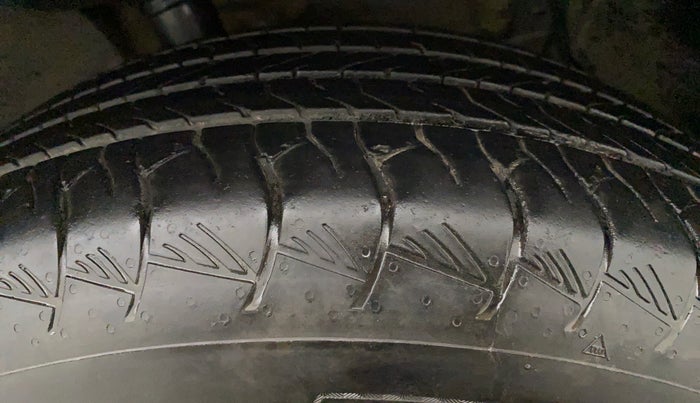 2017 Renault Duster RXS CVT, Petrol, Automatic, 68,741 km, Left Front Tyre Tread