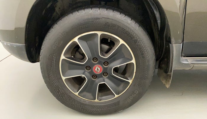 2017 Renault Duster RXS CVT, Petrol, Automatic, 68,741 km, Left Front Wheel