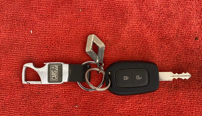 2017 Renault Duster RXS CVT, Petrol, Automatic, 68,741 km, Key Close Up