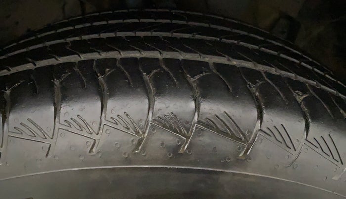 2017 Renault Duster RXS CVT, Petrol, Automatic, 68,741 km, Left Rear Tyre Tread