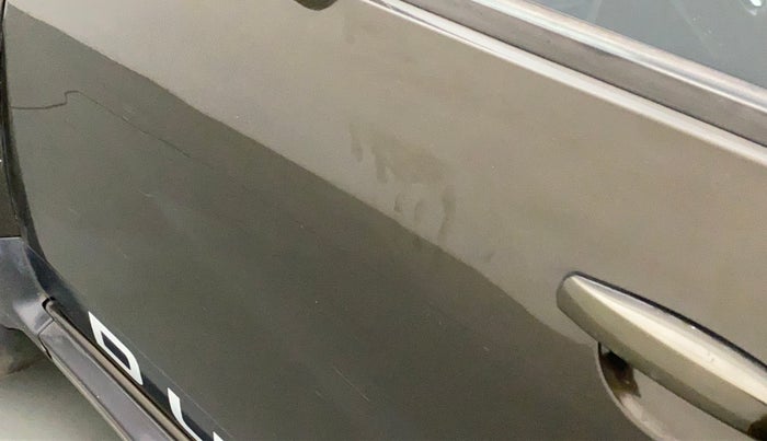 2017 Renault Duster RXS CVT, Petrol, Automatic, 68,741 km, Front passenger door - Slightly dented