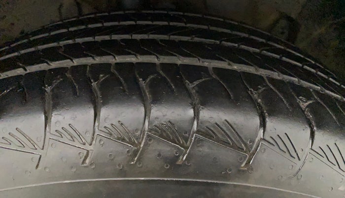2017 Renault Duster RXS CVT, Petrol, Automatic, 68,741 km, Right Front Tyre Tread