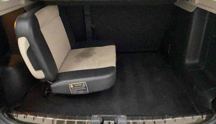 2017 Renault Duster RXS CVT, Petrol, Automatic, 68,741 km, Boot Inside