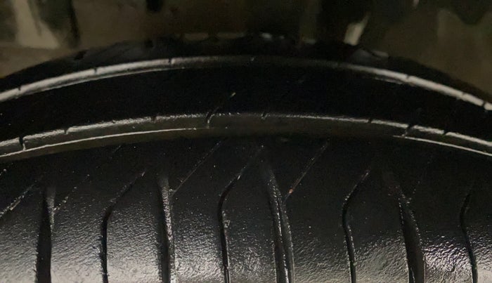 2017 Renault Kwid RXL 1.0 AMT, Petrol, Automatic, 46,620 km, Left Front Tyre Tread