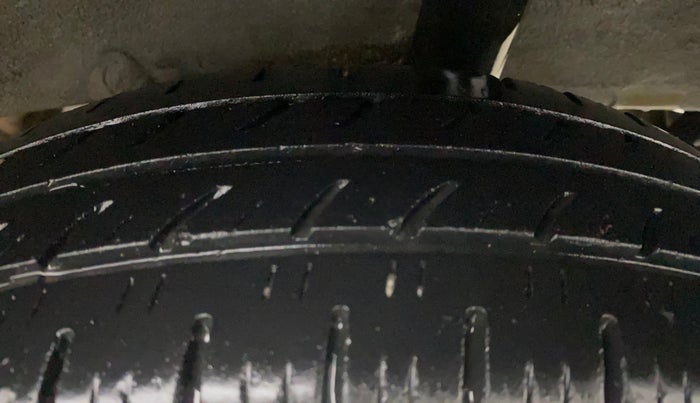 2017 Renault Kwid RXL 1.0 AMT, Petrol, Automatic, 46,620 km, Left Rear Tyre Tread