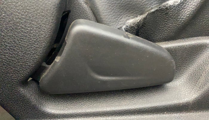 2017 Renault Kwid RXL 1.0 AMT, Petrol, Automatic, 46,620 km, Driver Side Adjustment Panel