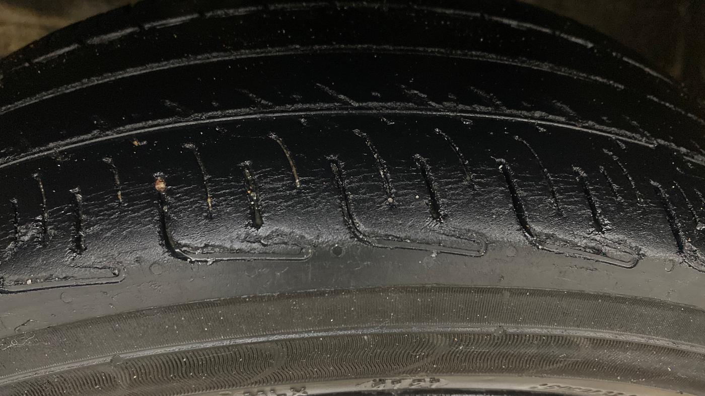 2015 Maruti Wagon R 1.0 VXI, Petrol, Manual, 1,18,289 km, Left Front Tyre Tread
