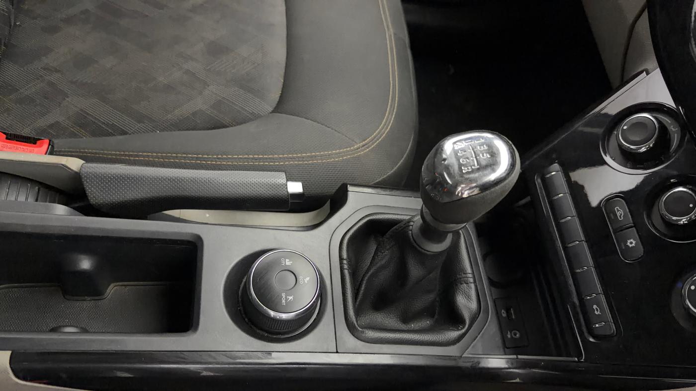 2019 Tata NEXON KRAZ MT PETROL, Petrol, Manual, 49,510 km, Gear Lever