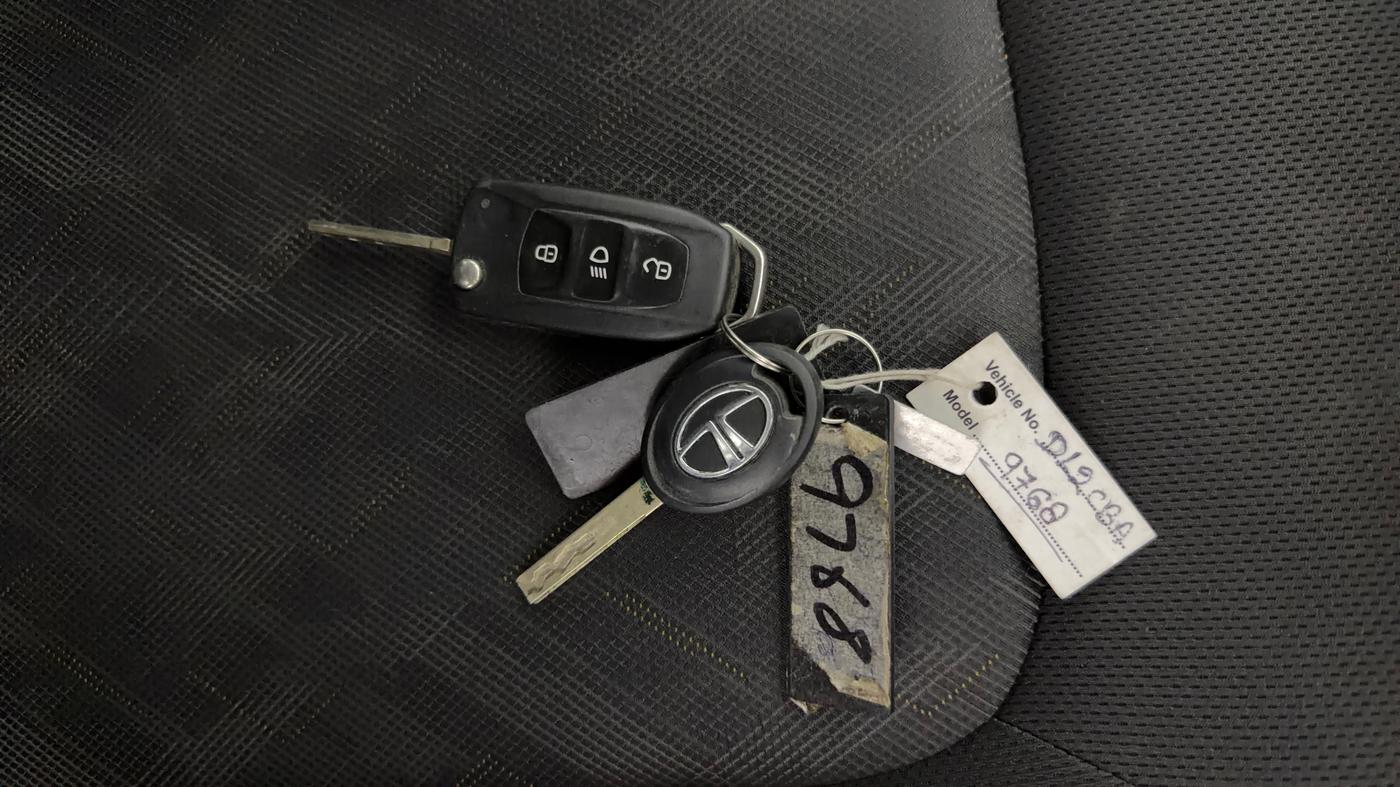 2019 Tata NEXON KRAZ MT PETROL, Petrol, Manual, 49,510 km, Key Close Up