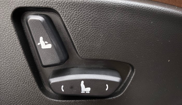 2021 MG HECTOR PLUS SMART 2.0 7STR, Diesel, Manual, 1,954 km, Driver Side Adjustment Panel