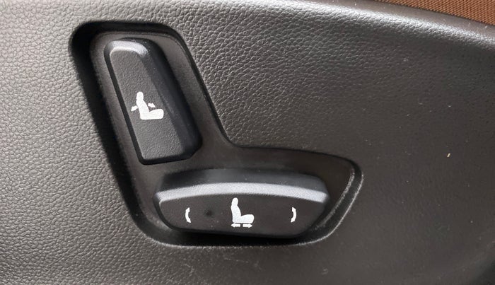 2021 MG HECTOR PLUS SMART 2.0 7STR, Diesel, Manual, 1,954 km, Electrically Adjustable Driver's Seat