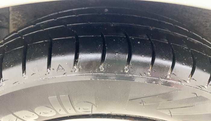 2018 Hyundai Grand i10 SPORTZ 1.2 KAPPA VTVT, Petrol, Manual, 68,907 km, Right Rear Tyre Tread