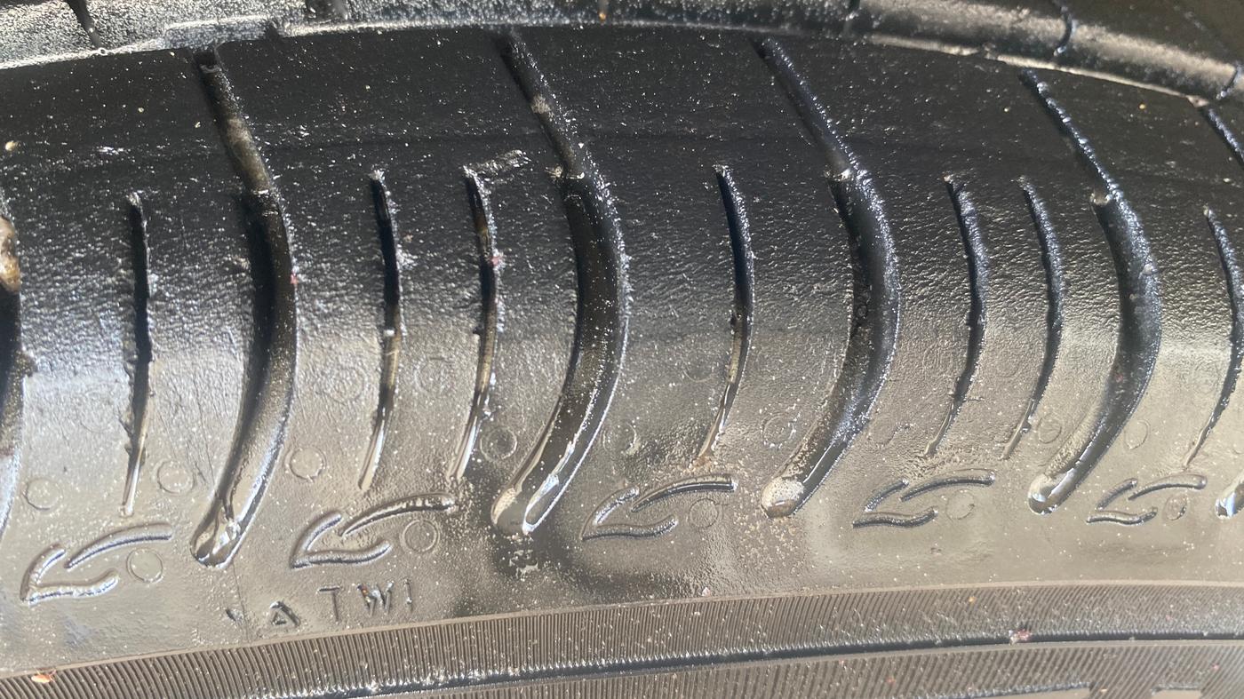 2019 Maruti S PRESSO VXI AMT, Petrol, Automatic, 63,457 km, Left Front Tyre Tread