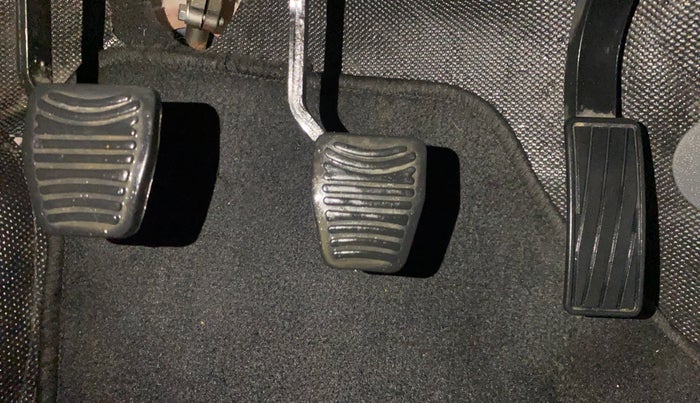 2018 Mahindra KUV 100 NXT K2+ P 6 STR, Petrol, Manual, 24,673 km, Pedals