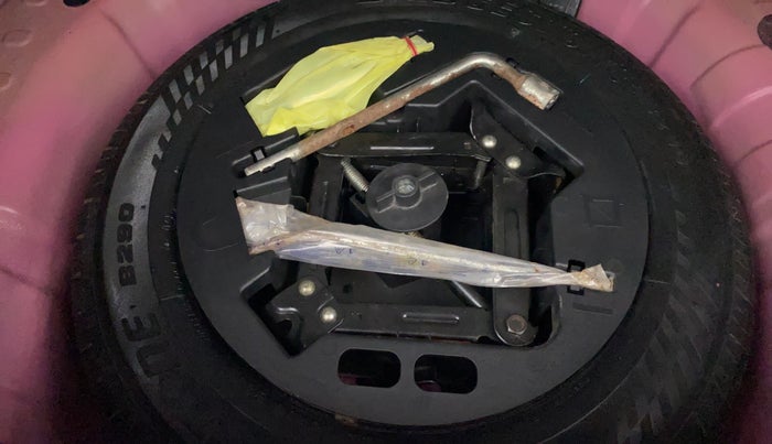 2018 Mahindra KUV 100 NXT K2+ P 6 STR, Petrol, Manual, 24,673 km, Spare Tyre