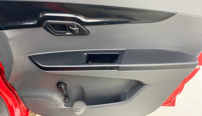 2018 Mahindra KUV 100 NXT K2+ P 6 STR, Petrol, Manual, 24,673 km, Driver Side Door Panels Control