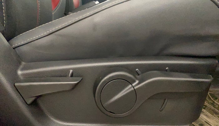 2021 Mahindra Thar LX HARD TOP 4WD MT, Diesel, Manual, 24,590 km, Driver Side Adjustment Panel