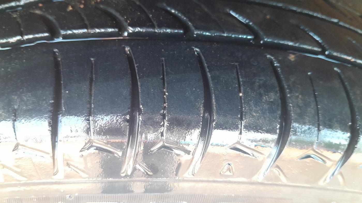 2013 Maruti A Star VXI (ABS) AT, Petrol, Automatic, 71,450 km, Left Front Tyre Tread