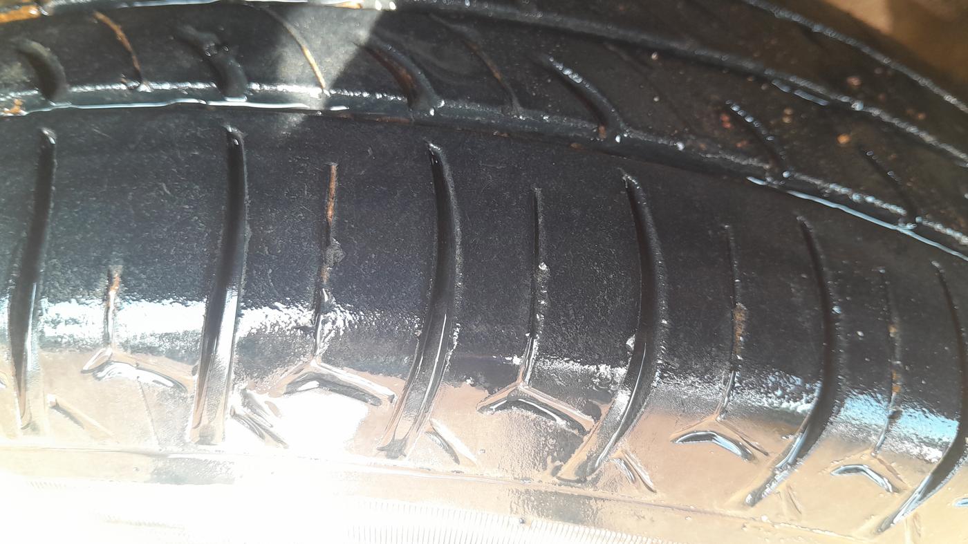 2013 Maruti A Star VXI (ABS) AT, Petrol, Automatic, 71,450 km, Right Front Tyre Tread
