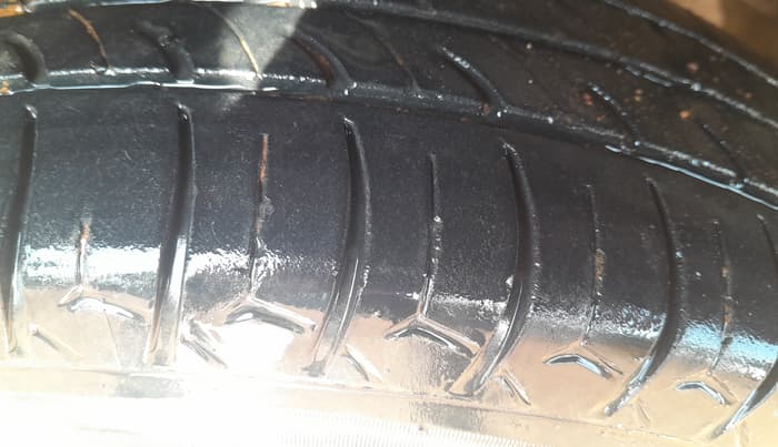 2013 Maruti A Star VXI (ABS) AT, Petrol, Automatic, 71,450 km, Right Front Tyre Tread