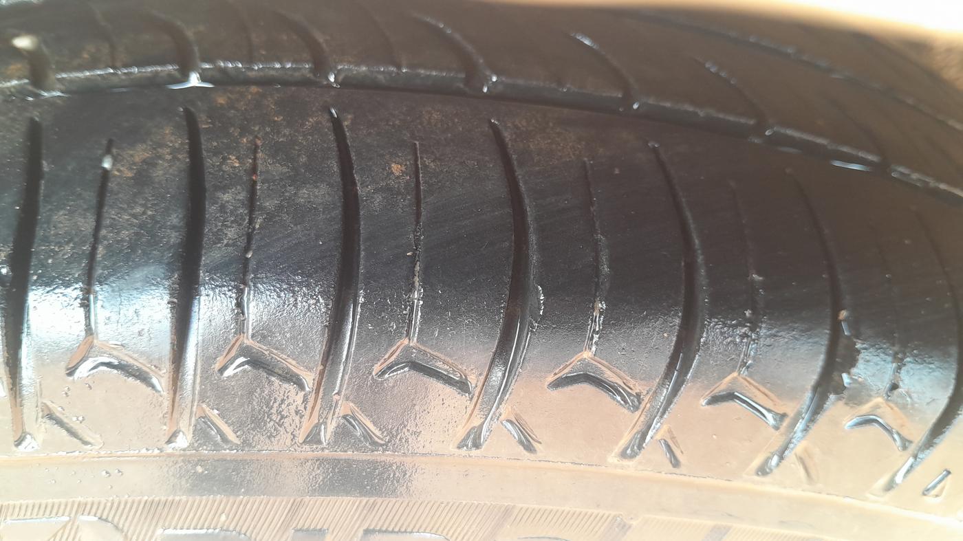 2013 Maruti A Star VXI (ABS) AT, Petrol, Automatic, 71,450 km, Right Rear Tyre Tread