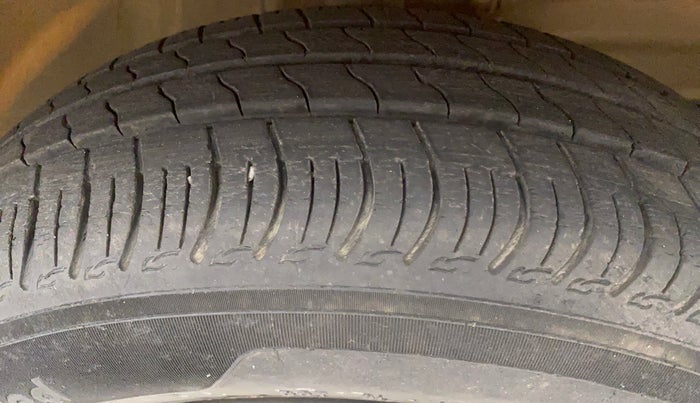 2019 Maruti S PRESSO VXI PLUS AMT, Petrol, Automatic, 13,048 km, Right Front Tyre Tread