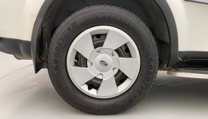 2018 Mahindra XUV500 W7, Diesel, Manual, 85,256 km, Right Rear Wheel