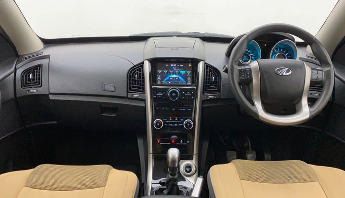 2018 Mahindra XUV500 W7, Diesel, Manual, 85,256 km, Dashboard