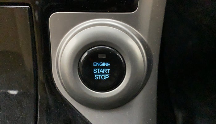 2018 Mahindra XUV500 W7, Diesel, Manual, 85,256 km, Keyless Start/ Stop Button