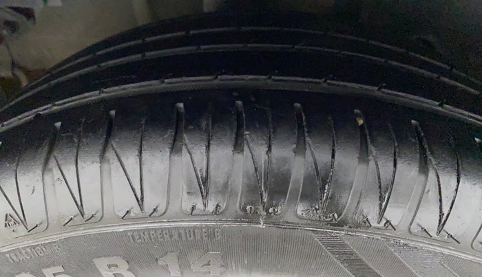 2017 Tata Tiago XZ PETROL, Petrol, Manual, 81,624 km, Right Rear Tyre Tread