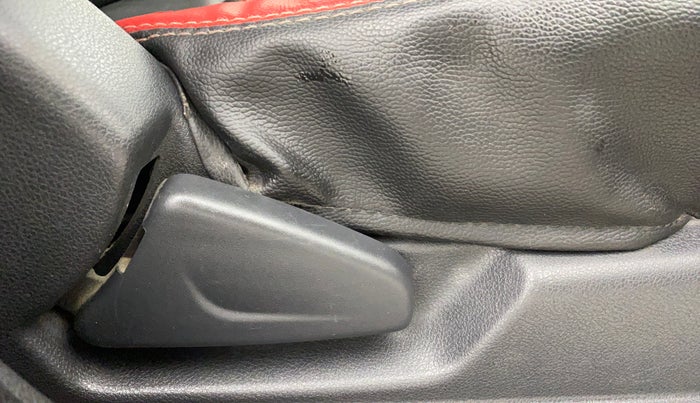 2016 Renault Kwid RXT 1.0 AMT, Petrol, Automatic, 42,109 km, Driver Side Adjustment Panel