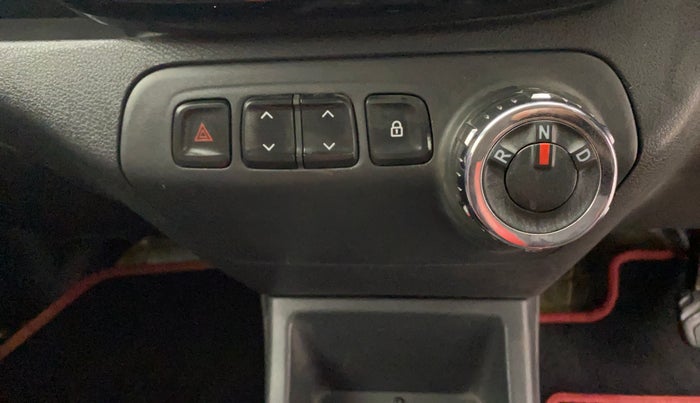 2016 Renault Kwid RXT 1.0 AMT, Petrol, Automatic, 42,109 km, Gear Lever