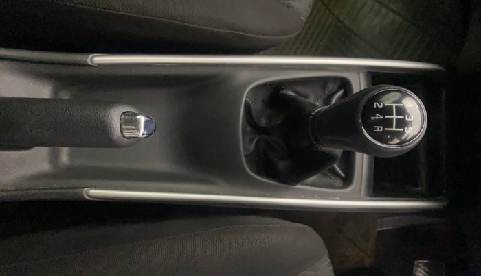 2016 Maruti Baleno ALPHA DIESEL 1.3, Diesel, Manual, 1,05,358 km, Gear Lever