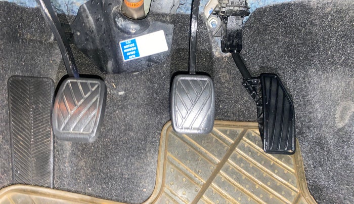 2016 Maruti Baleno ALPHA DIESEL 1.3, Diesel, Manual, 1,05,358 km, Pedals