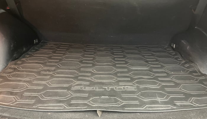 2020 KIA SELTOS HTK PLUS 1.5, Petrol, Manual, 58,777 km, Boot Inside