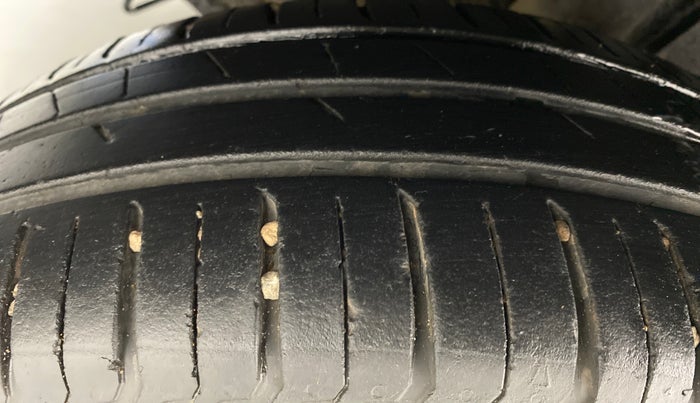 2020 Renault TRIBER RXZ AT, Petrol, Automatic, 28,777 km, Right Rear Tyre Tread
