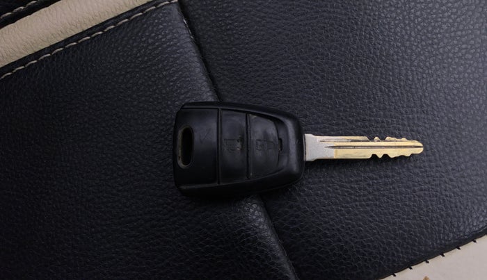 2019 Hyundai NEW SANTRO SPORTZ MT, Petrol, Manual, 81,634 km, Key Close Up